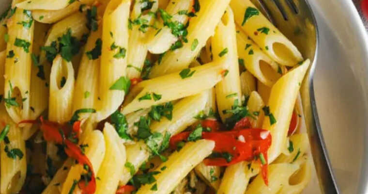 Penne Aglio e Olio – Quick, Garlicky 15-Minute Pasta