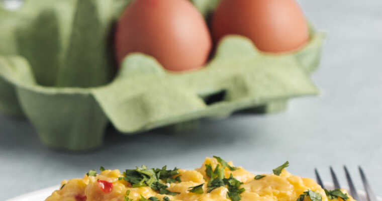 Chilli Scrambled Eggs – Quick, Spicy & Creamy Breakfast in 10 Minutes!