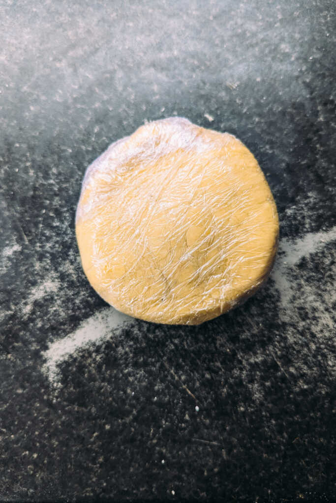 Disc of shortbread pastry dough